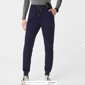 Figs Women's Navy Uman Relaxed Jogger Scrub Pants - S